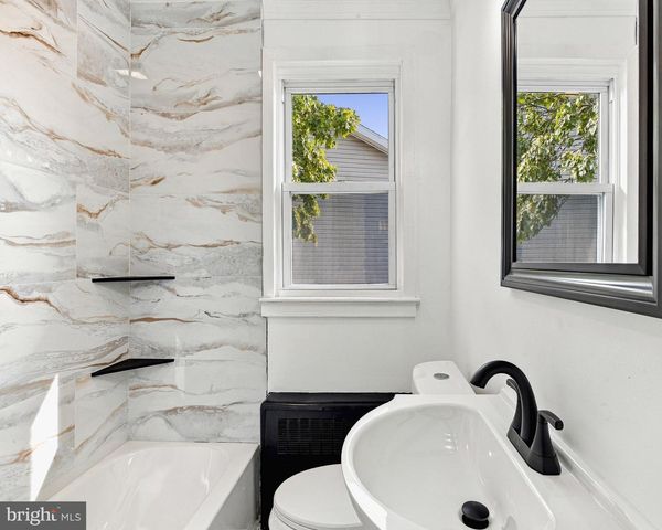 17 W WOOD ST, Paulsboro, NJ 08066