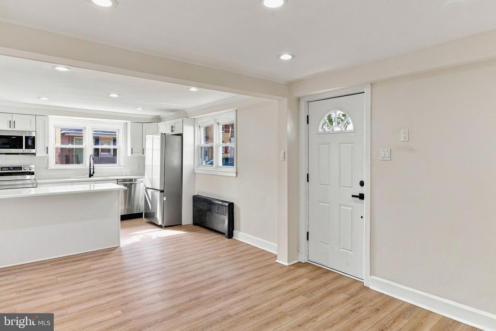 17 W WOOD ST, PAULSBORO, NJ 08066 — photo 4