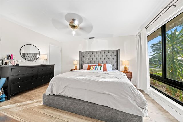 7835 W 16th Ct, Hialeah, FL 33014