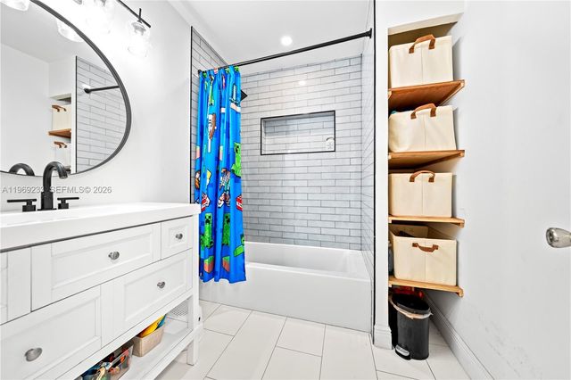 7835 W 16th Ct, Hialeah, FL 33014