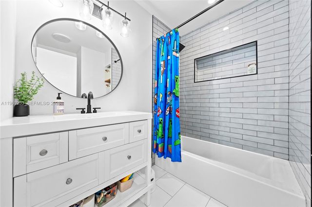 7835 W 16th Ct, Hialeah, FL 33014