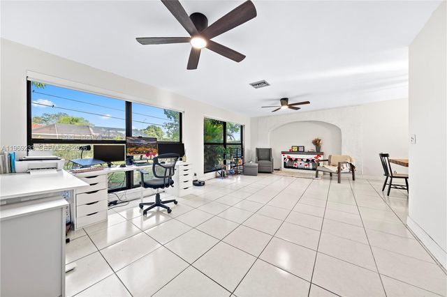 7835 W 16th Ct, Hialeah, FL 33014