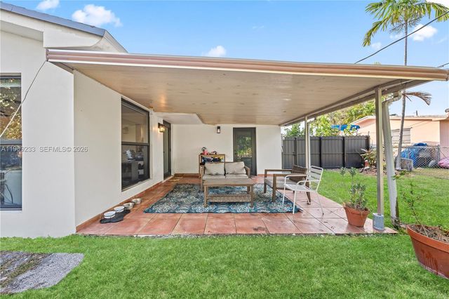 7835 W 16th Ct, Hialeah, FL 33014