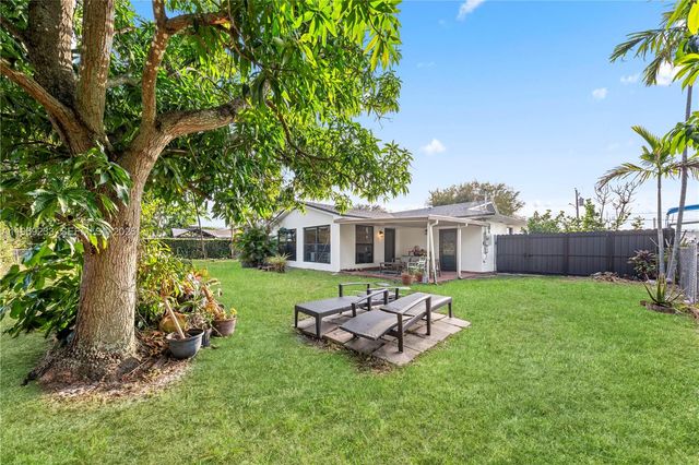 7835 W 16th Ct, Hialeah, FL 33014