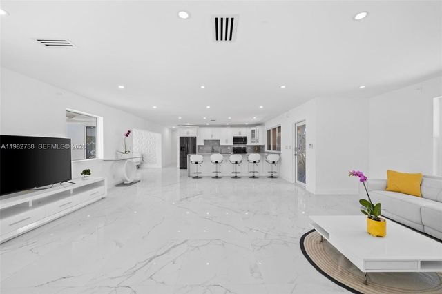 2816 NE 35th St, Fort Lauderdale, FL 33306