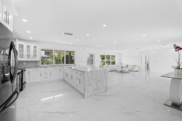 2816 NE 35th St, Fort Lauderdale, FL 33306