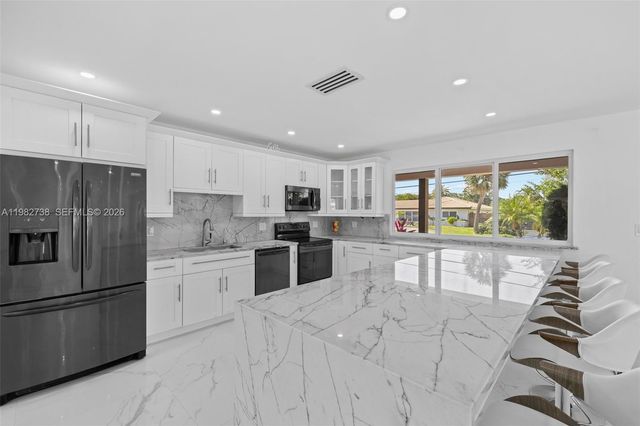 2816 NE 35th St, Fort Lauderdale, FL 33306