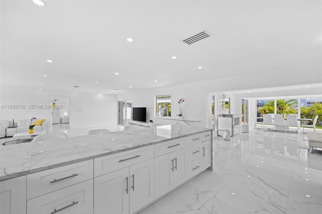 2816 NE 35th St, Fort Lauderdale, FL 33306