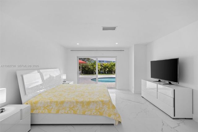 2816 NE 35th St, Fort Lauderdale, FL 33306