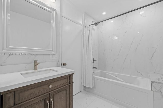 2816 NE 35th St, Fort Lauderdale, FL 33306