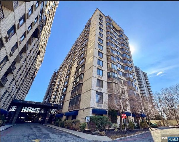 316 Prospect 11J, Hackensack, NJ 07601