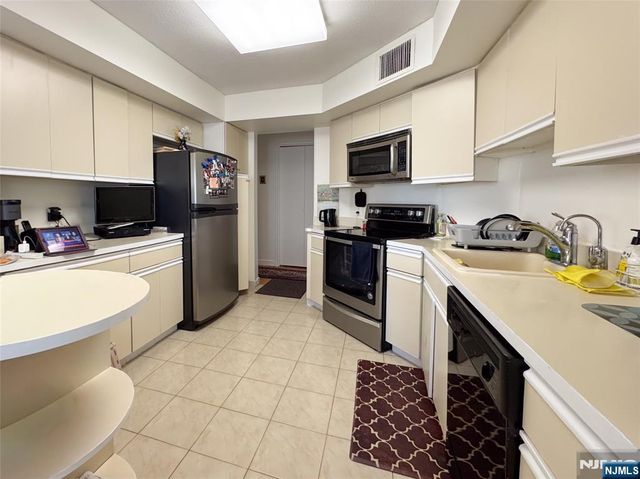 316 Prospect 11J, Hackensack, NJ 07601