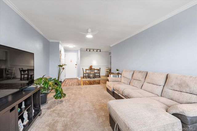 44-20 Douglaston Parkway 6B, Douglaston, NY 11363
