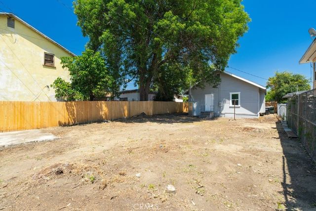 561 Washington, Pomona, CA 91767