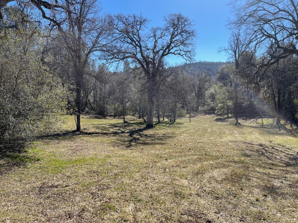 Image 2 of property listing at 82 Stone Ridge, Coarsegold, CA 93614