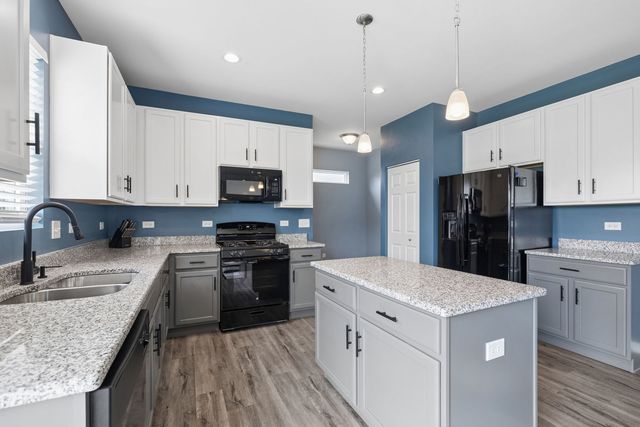 26208 S White Oak Trail, Channahon, IL 60410