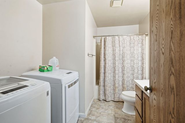 215 3rd Street, Fenton, MI 48430