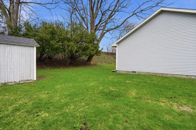 215 3rd Street, Fenton, MI 48430