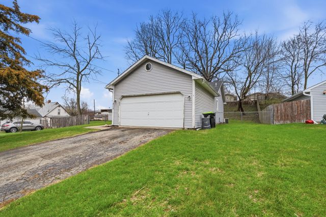 215 3rd Street, Fenton, MI 48430