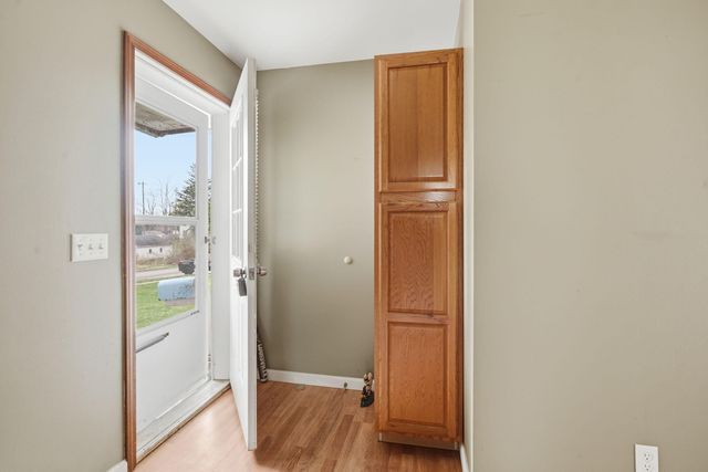 215 3rd Street, Fenton, MI 48430