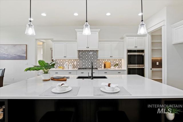 9953 S Peregrine Falcon Ave, Nampa, ID 83686