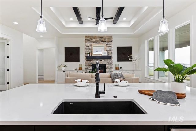 9953 S Peregrine Falcon Ave, Nampa, ID 83686