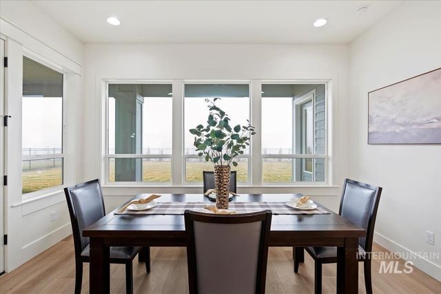 9953 S Peregrine Falcon Ave, Nampa, ID 83686