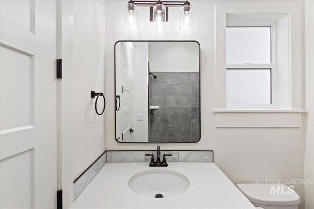 9953 S Peregrine Falcon Ave, Nampa, ID 83686