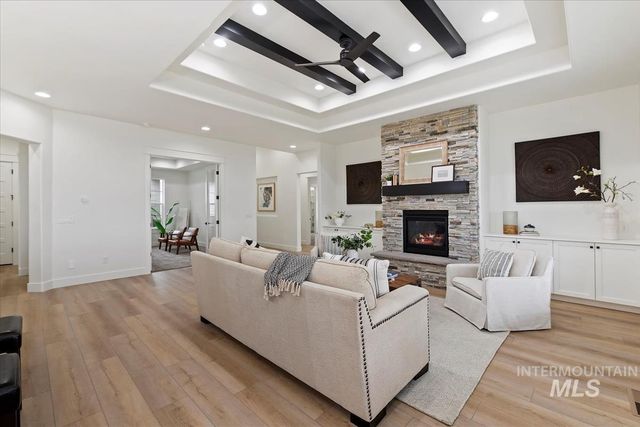 9953 S Peregrine Falcon Ave, Nampa, ID 83686