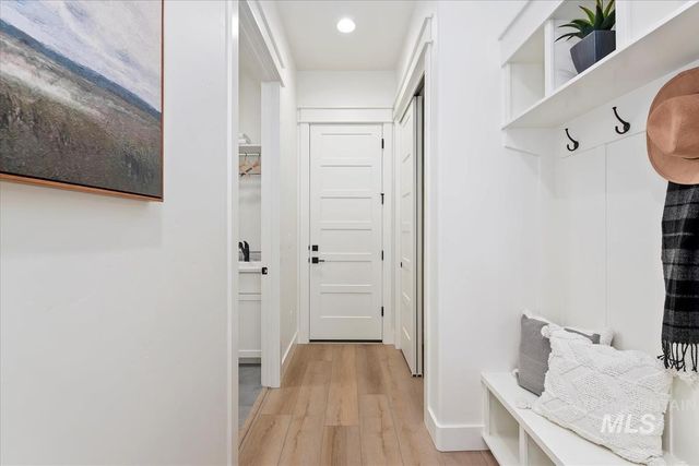 9953 S Peregrine Falcon Ave, Nampa, ID 83686