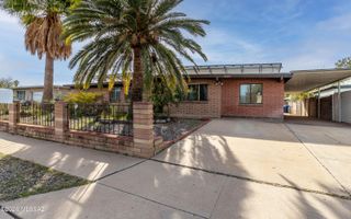 7242 E Desert Palm Drive, Tucson, AZ 85730