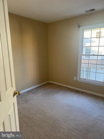 2414 N HAMPTON DR, Alexandria, VA 22311