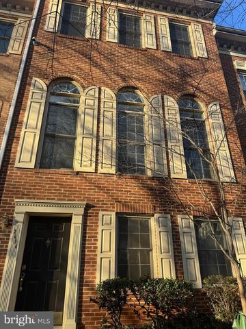 2414 N HAMPTON DR, Alexandria, VA 22311