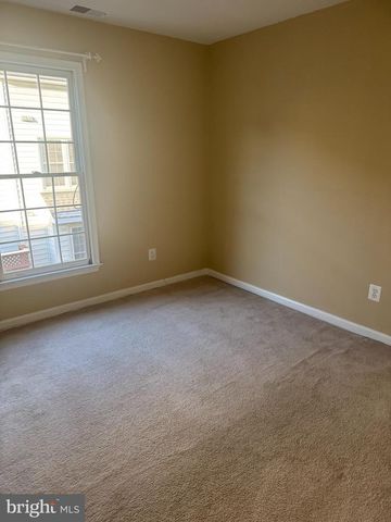 2414 N HAMPTON DR, Alexandria, VA 22311