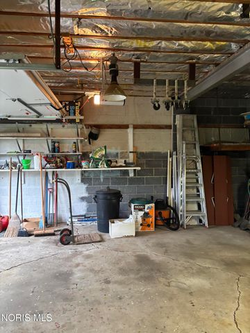 1039 Keeler Street, Maumee, OH 43537