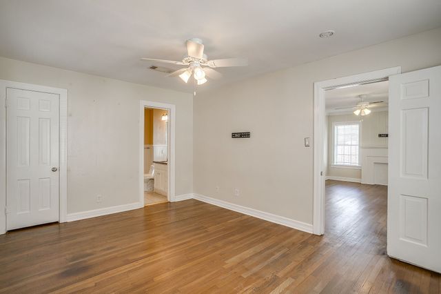 2604 Wayside Avenue, Fort Worth, TX 76110