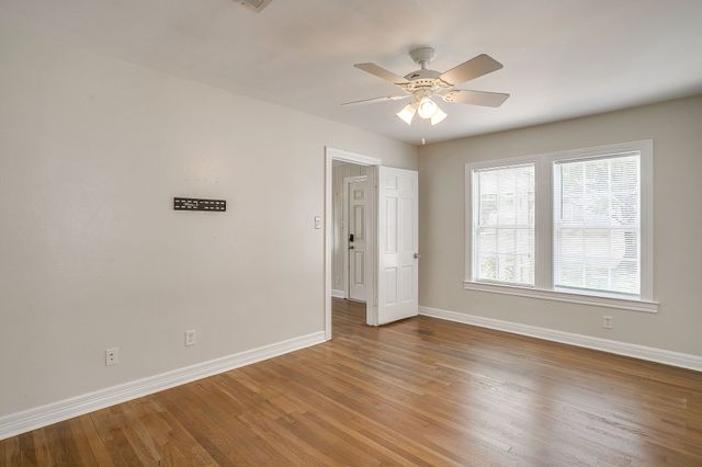 2604 Wayside Avenue, Fort Worth, TX 76110