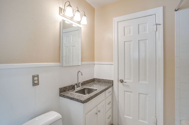 2604 Wayside Avenue, Fort Worth, TX 76110