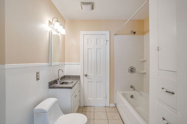 2604 Wayside Avenue, Fort Worth, TX 76110