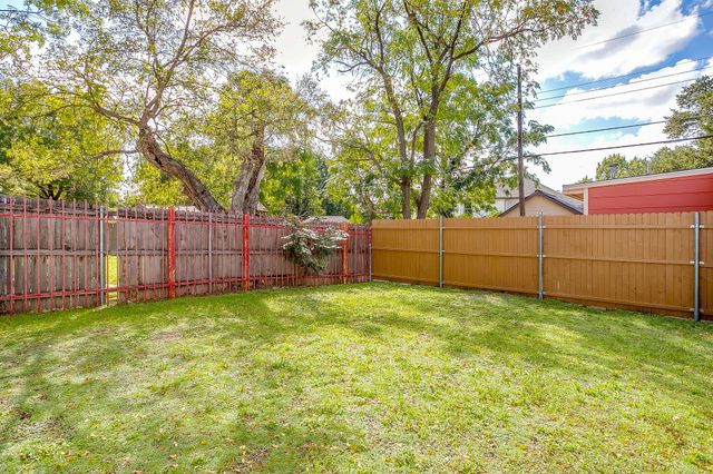 2604 Wayside Avenue, Fort Worth, TX 76110