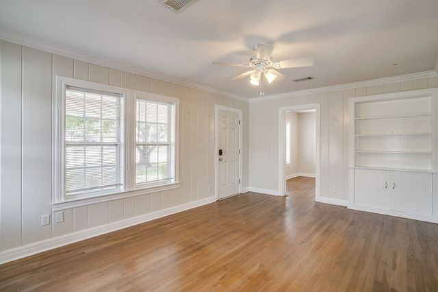 2604 Wayside Avenue, Fort Worth, TX 76110