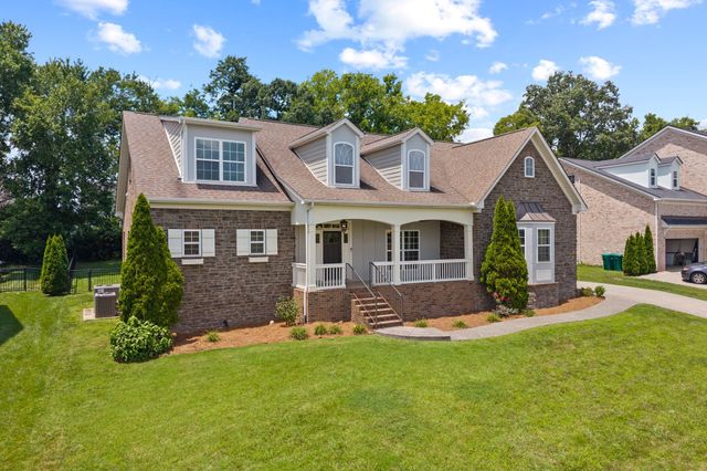 1387 Round Hill Ln, Spring Hill, TN 37174