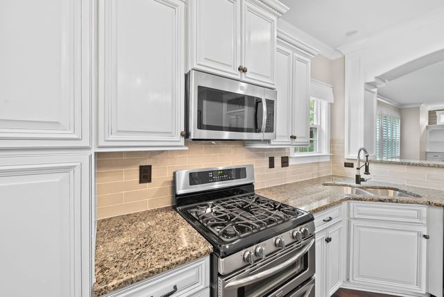 1387 Round Hill Ln, Spring Hill, TN 37174