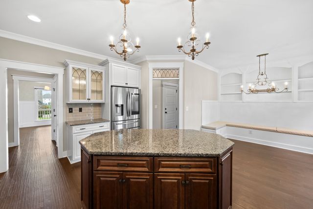 1387 Round Hill Ln, Spring Hill, TN 37174