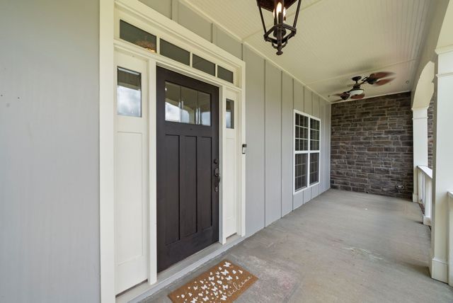 1387 Round Hill Ln, Spring Hill, TN 37174