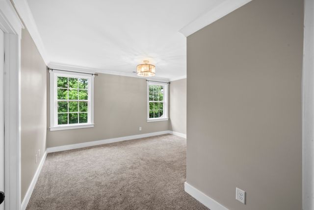 1387 Round Hill Ln, Spring Hill, TN 37174