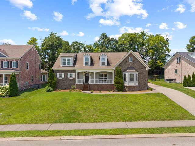 1387 Round Hill Ln, Spring Hill, TN 37174