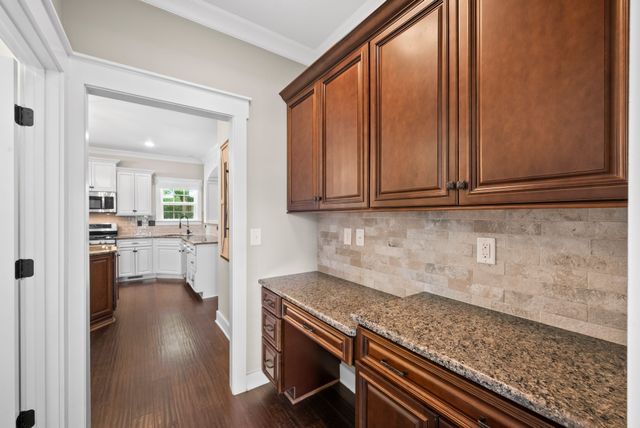 1387 Round Hill Ln, Spring Hill, TN 37174
