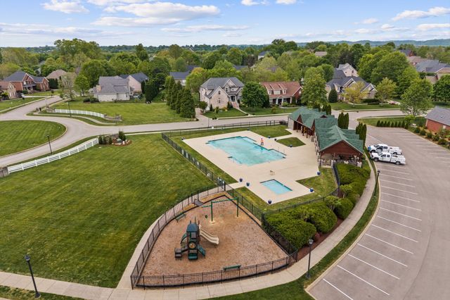 1387 Round Hill Ln, Spring Hill, TN 37174