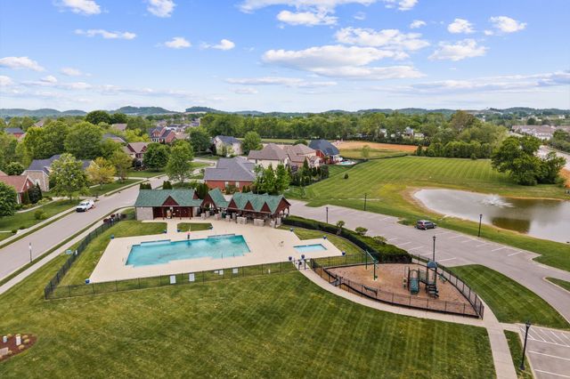 1387 Round Hill Ln, Spring Hill, TN 37174